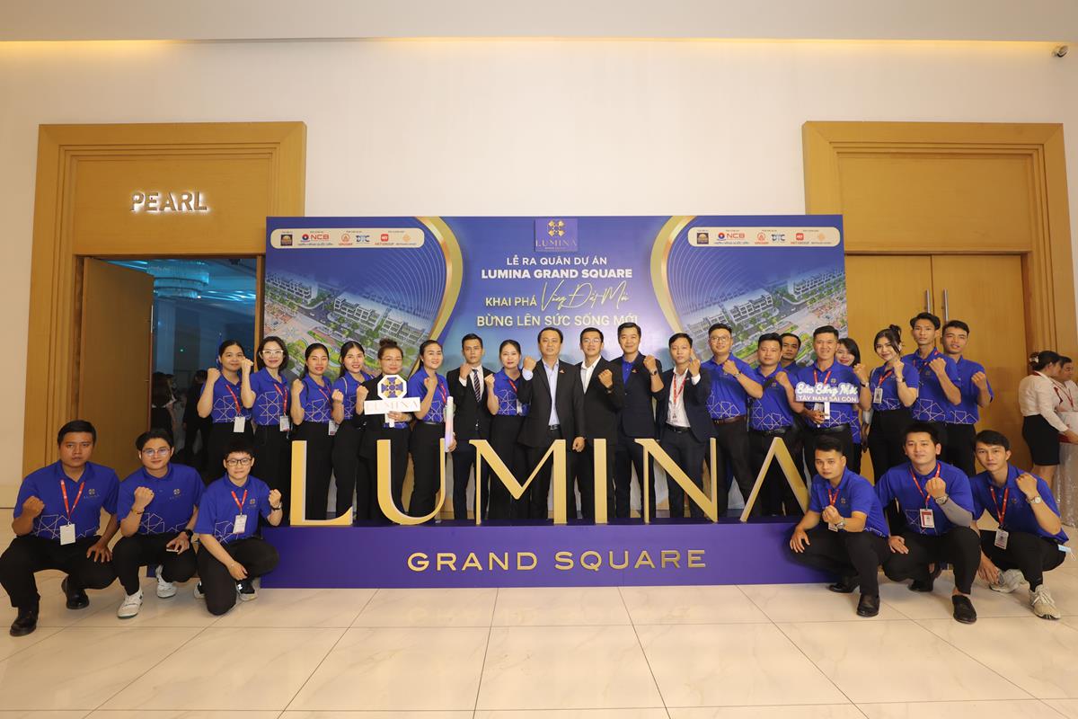 Đội ngũ Chuyên viên kinh doanh đồng lòng quyết tâm chinh phục dự án Lumina Grand Square